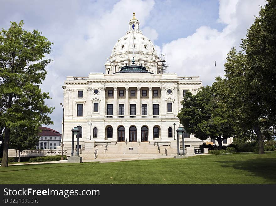 Facade of State Capitol in St. Paul