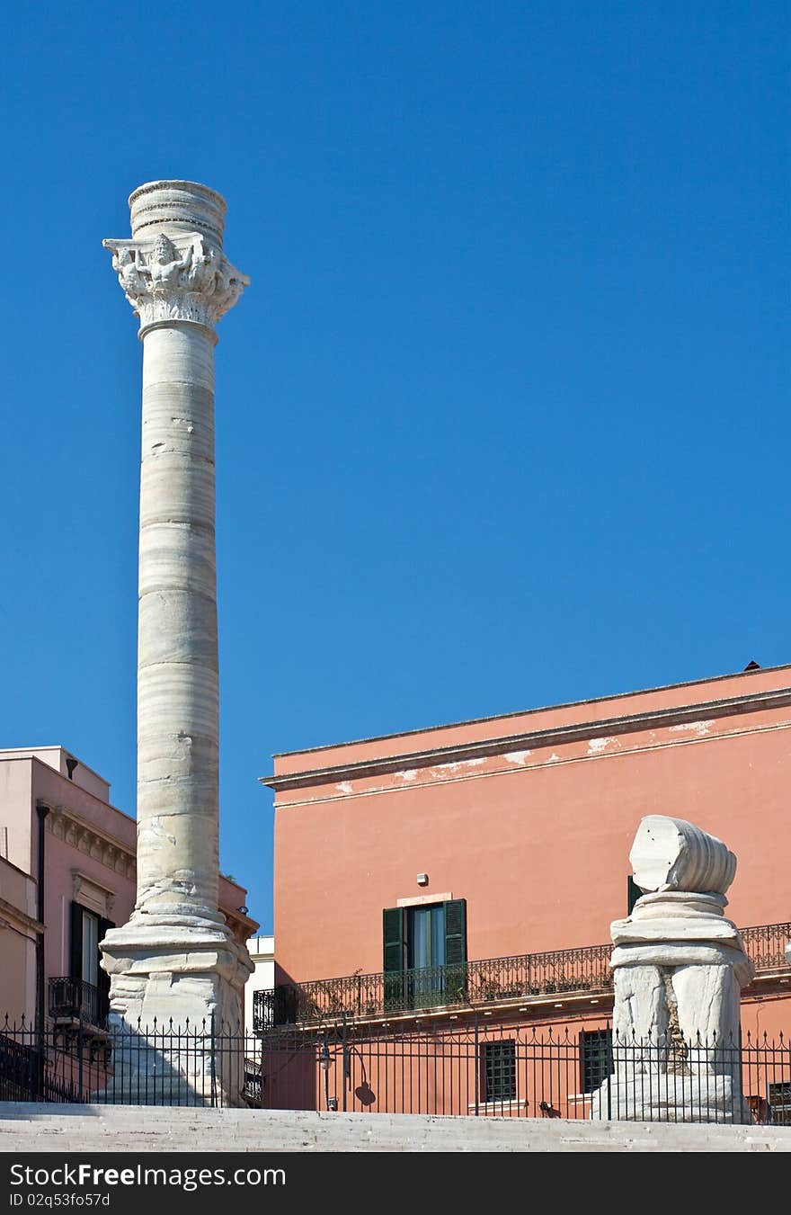 Roman column, Brindisi