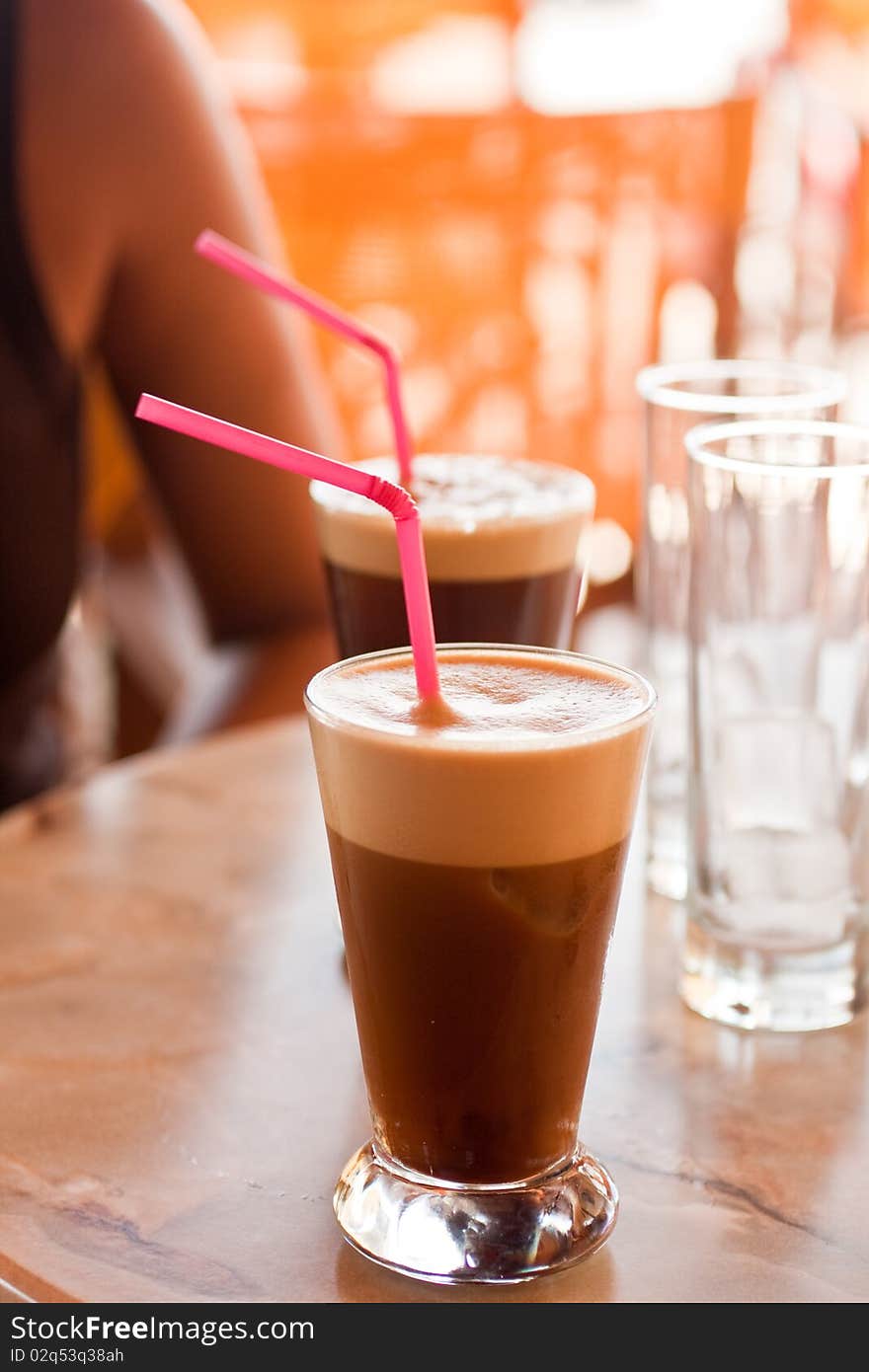 Caffè shakerato, could coffee with straws