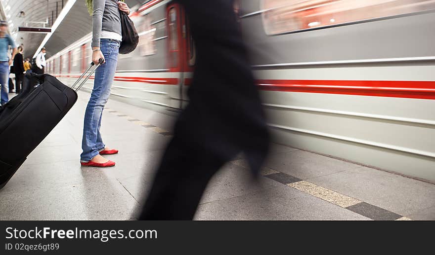 Underground/Subway - People waiting for their connection