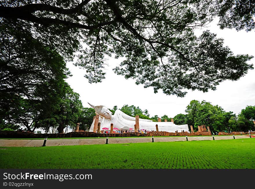 Reclining Buddha at Wat Khuninthapramool; Angthong, Thailand