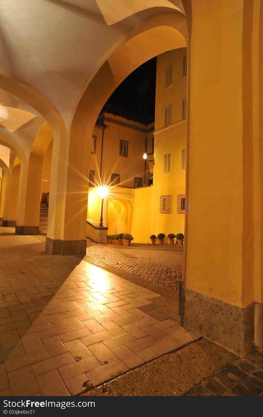 In CastelGandolfo some arch create interesting geometry. In CastelGandolfo some arch create interesting geometry