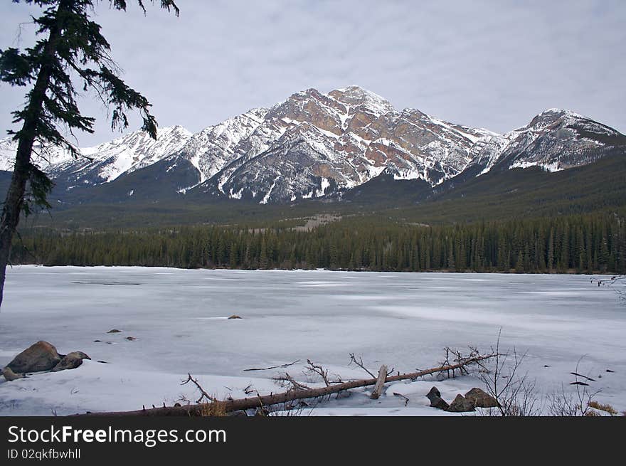 Pyramid Lake, Jasper