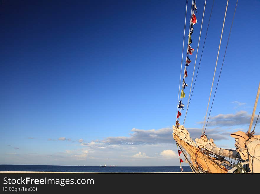 Old Ship tackles on the frigate. Old Ship tackles on the frigate