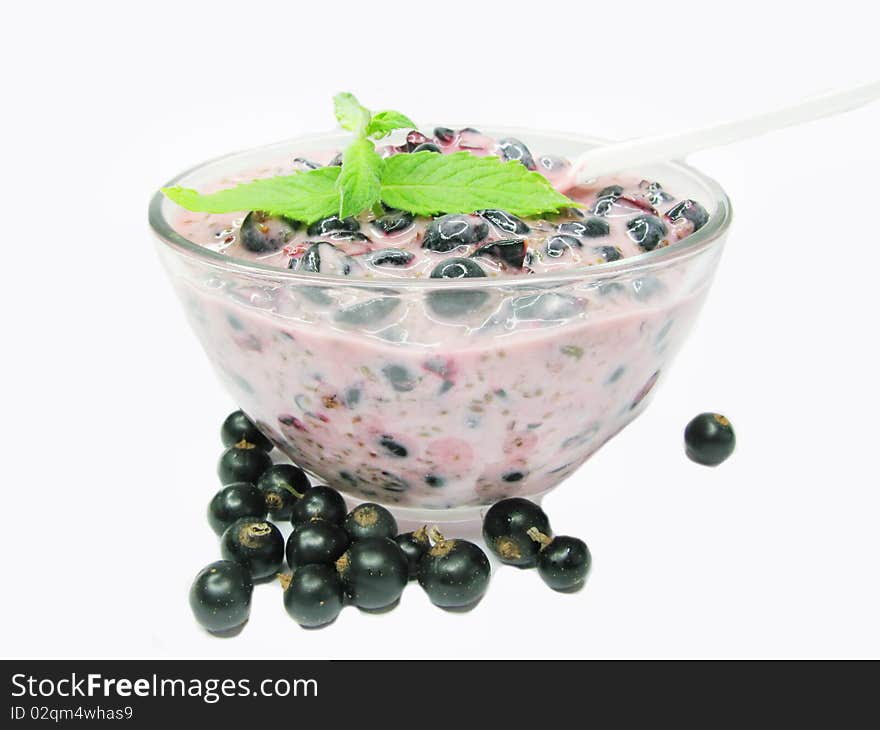 Bowl of yogurt with black currant