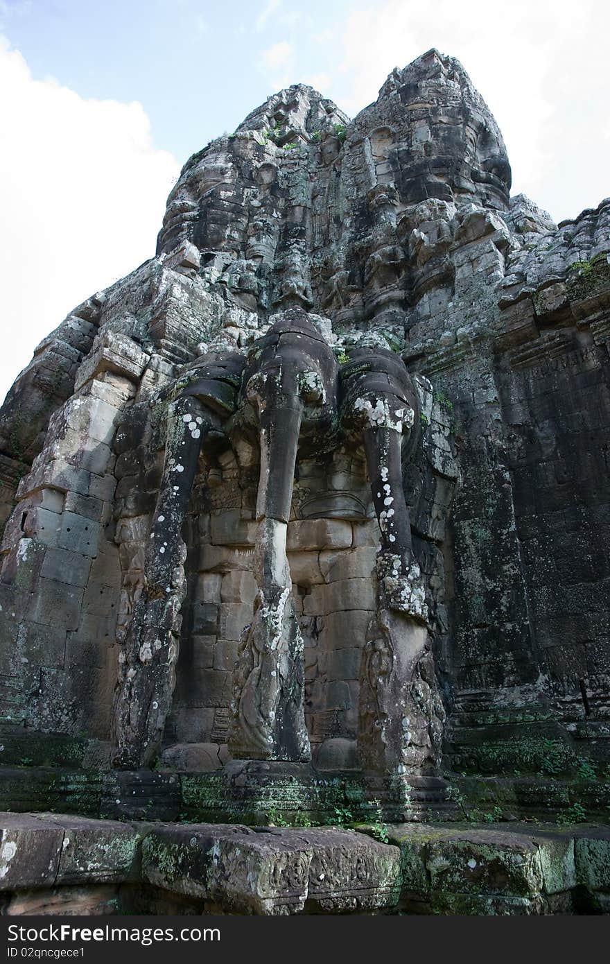 Elephant Three Heads At  Tom Gates In Cambodia