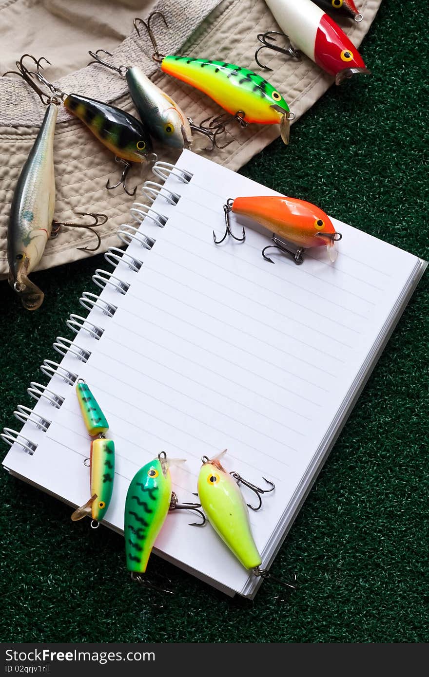 One paper note and fishing tool. One paper note and fishing tool