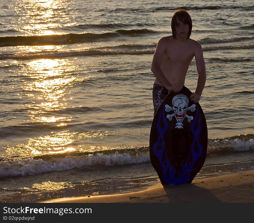 Silouette Young Teen Boarding