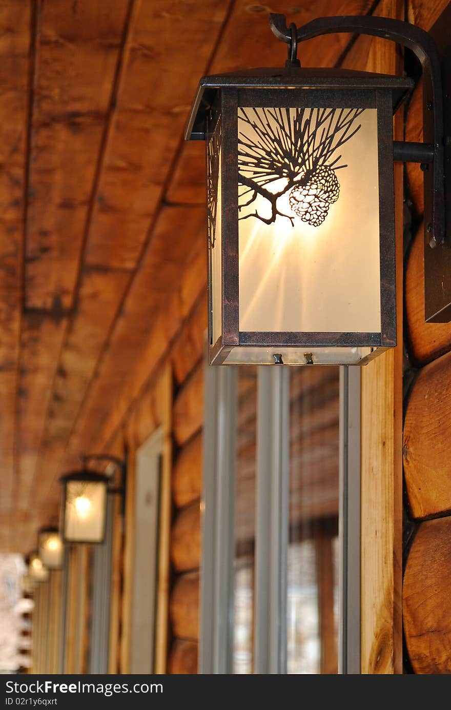 Log Cabin Motel Light