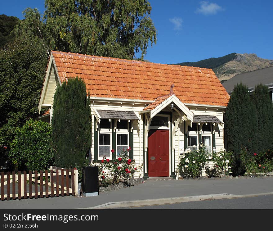 Colonial Architecture, Cottage Built In 1875