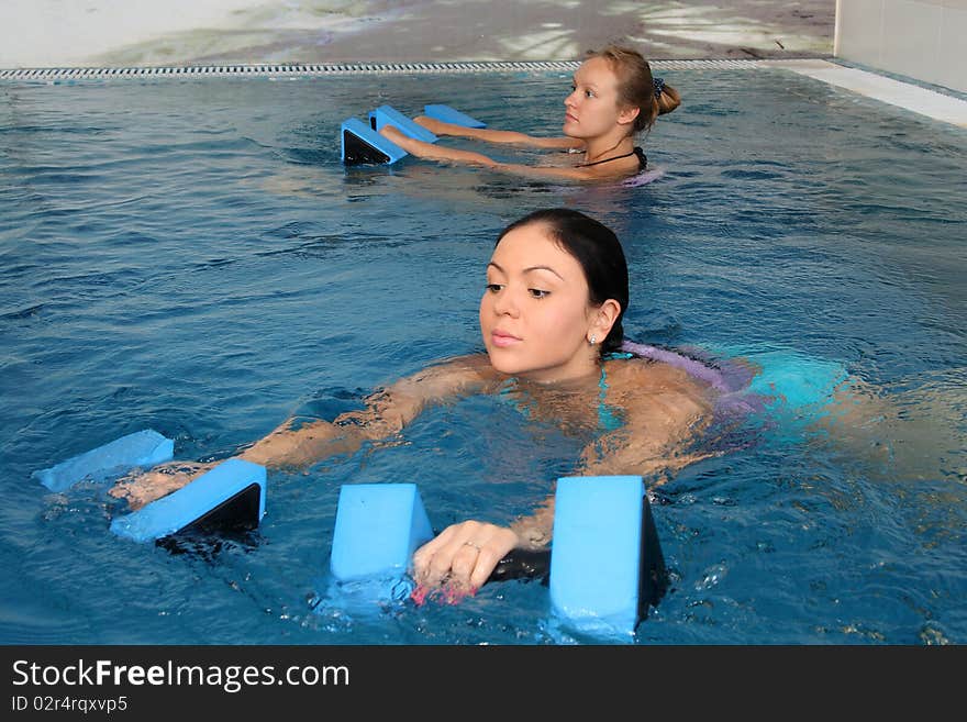 Employment with pregnant women in small pool