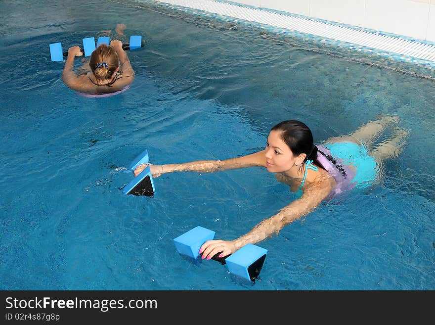 Employment with pregnant women in small pool