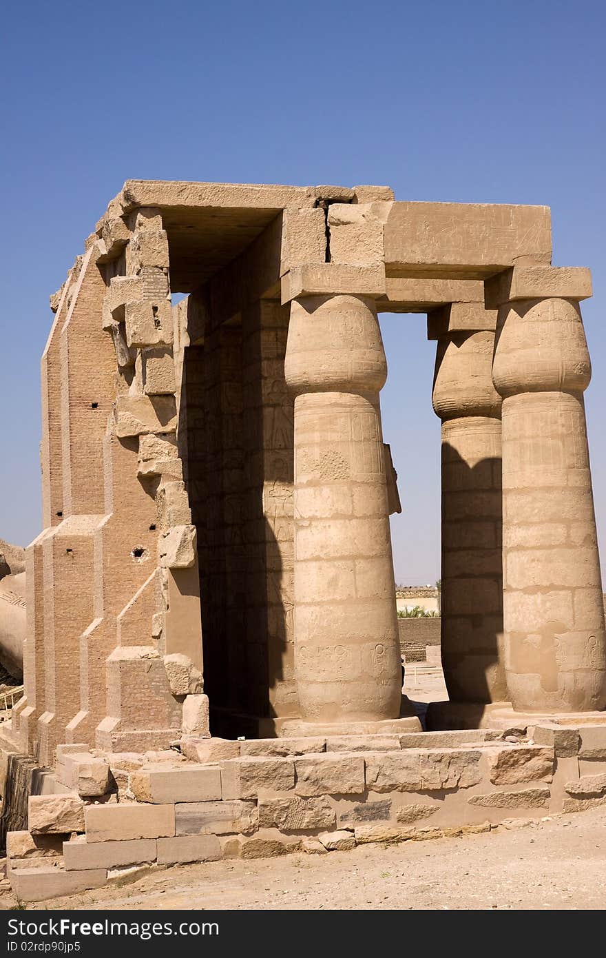 Luxor ramesseo on the west bank of ancient tebe town