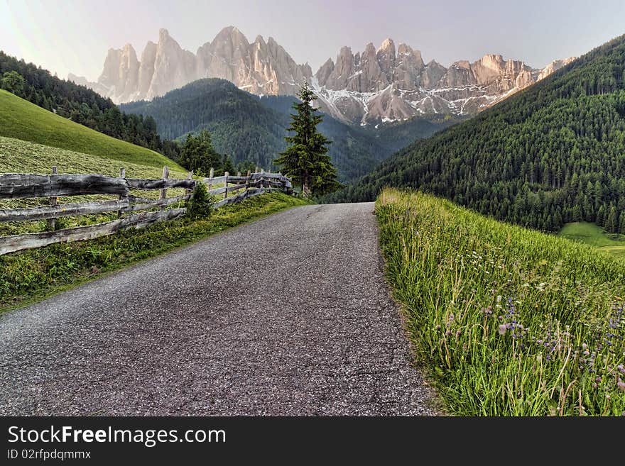 Val di Funes / Villnösser Tal valley. Val di Funes / Villnösser Tal valley