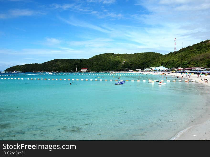 Ta-waen Beach at Koh Larn