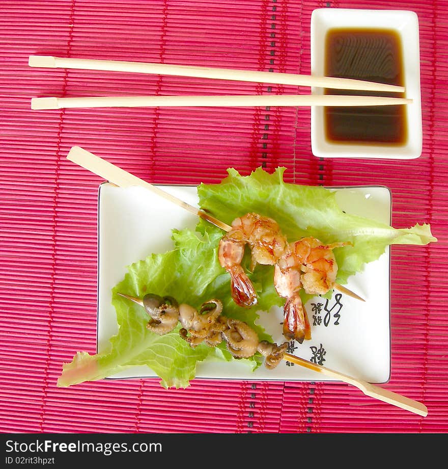 Serves Japanese cuisine is shown in the picture. Serves Japanese cuisine is shown in the picture.