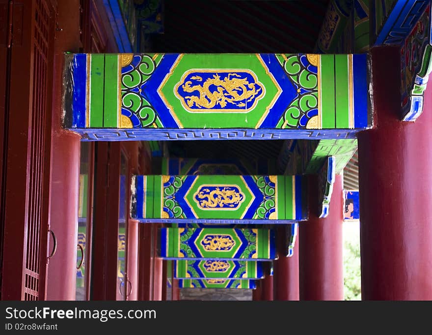 Classical chinese architecture,beams with dragon