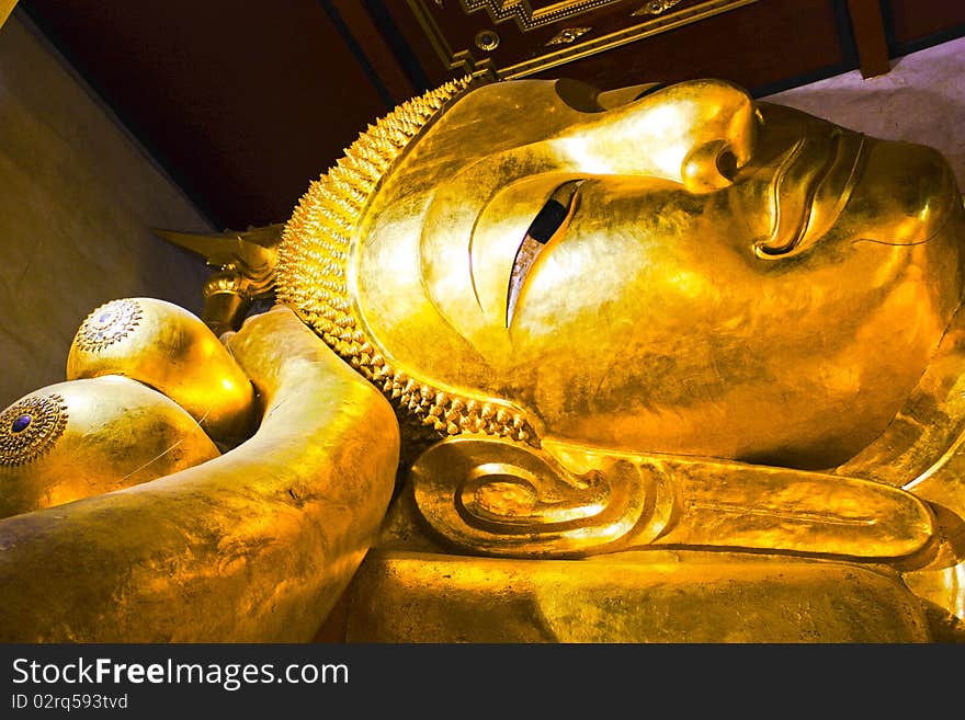 The reclining Buddha Pedburi thailand