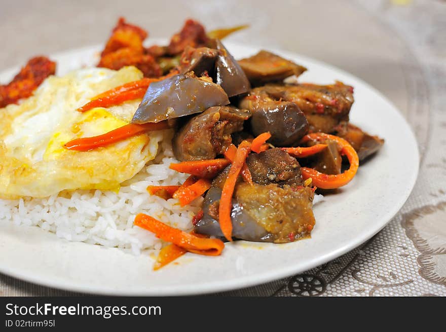 Simple rice set meal with vegetables and egg. For concepts such as food and beverage, healthy eating, and diet and nutrition.