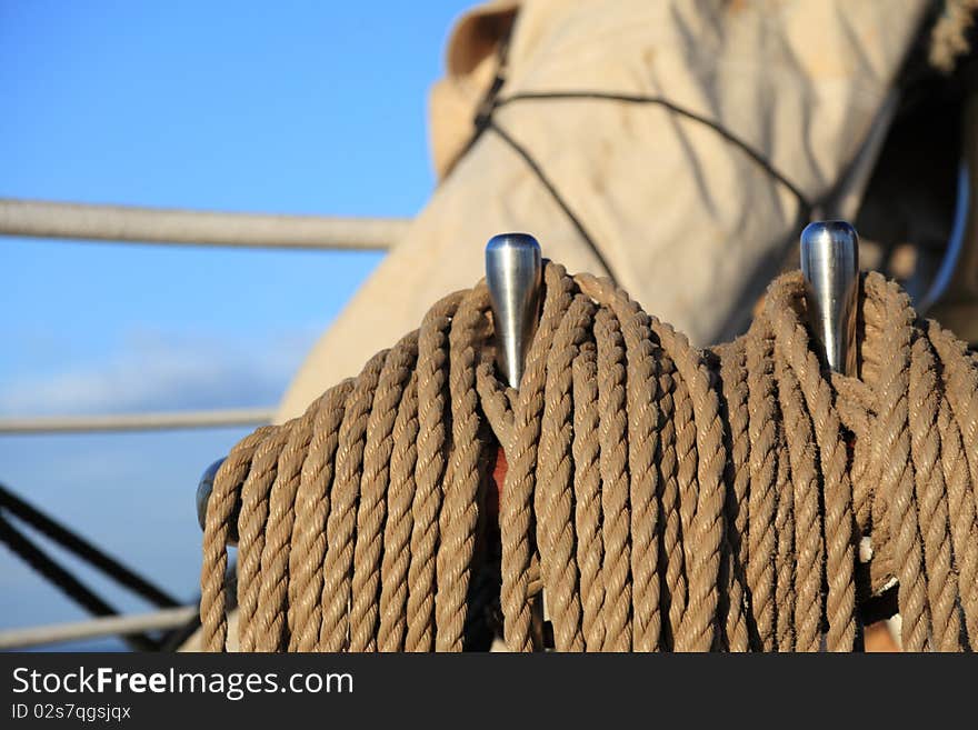 Old Ship tackles on the frigate