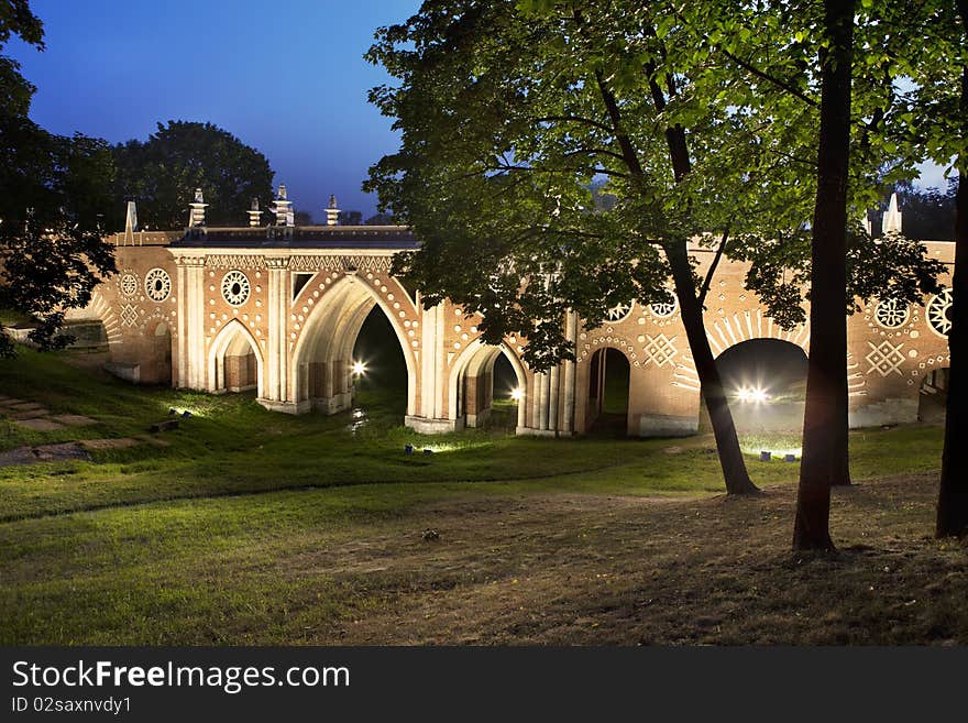 Park Tsaritsino. Old bridge