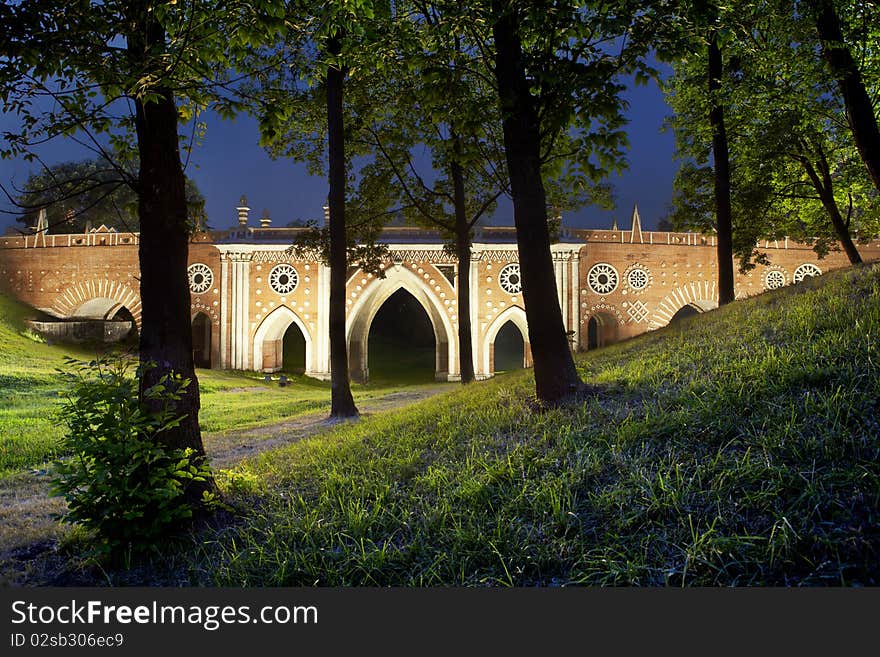 Park Tsaritsino. Old bridge