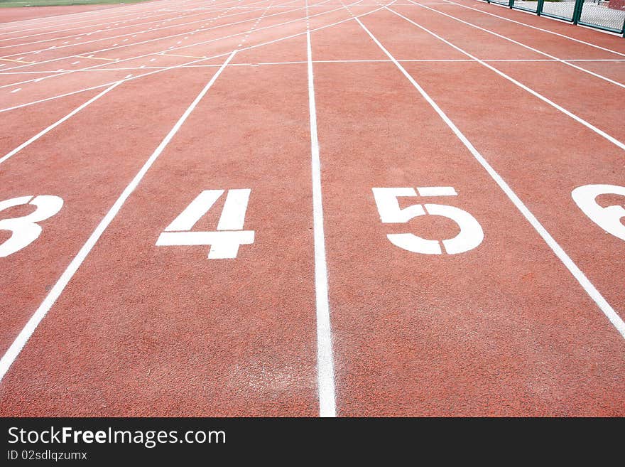 Numbers of track lanes in sports runway