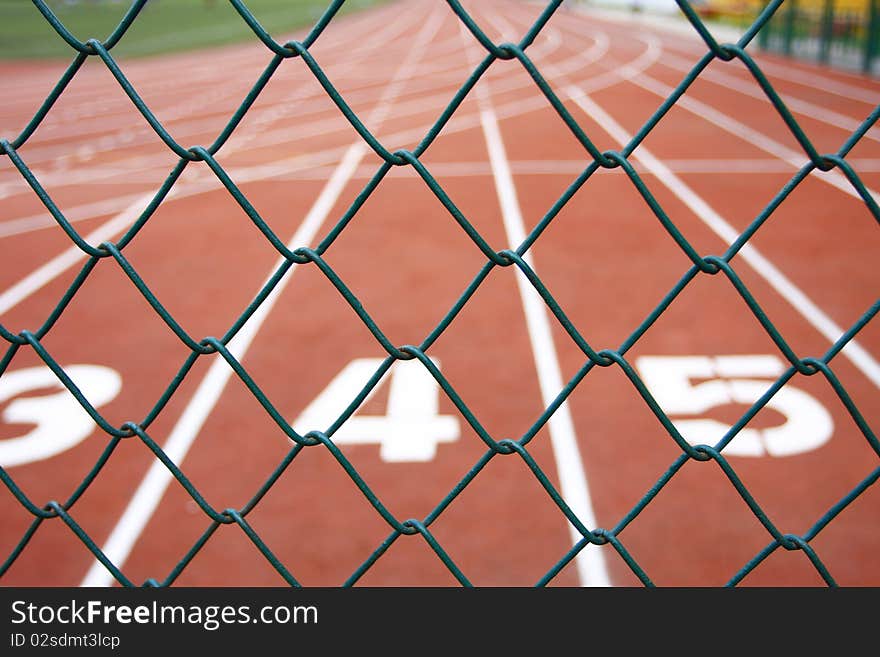 Numbers of track lanes in sports runway