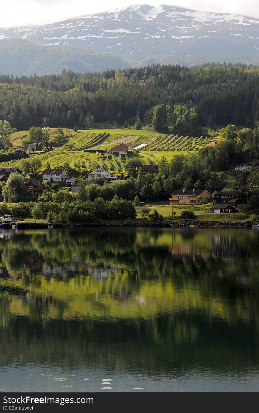 Hardangerfjord, Ulvik