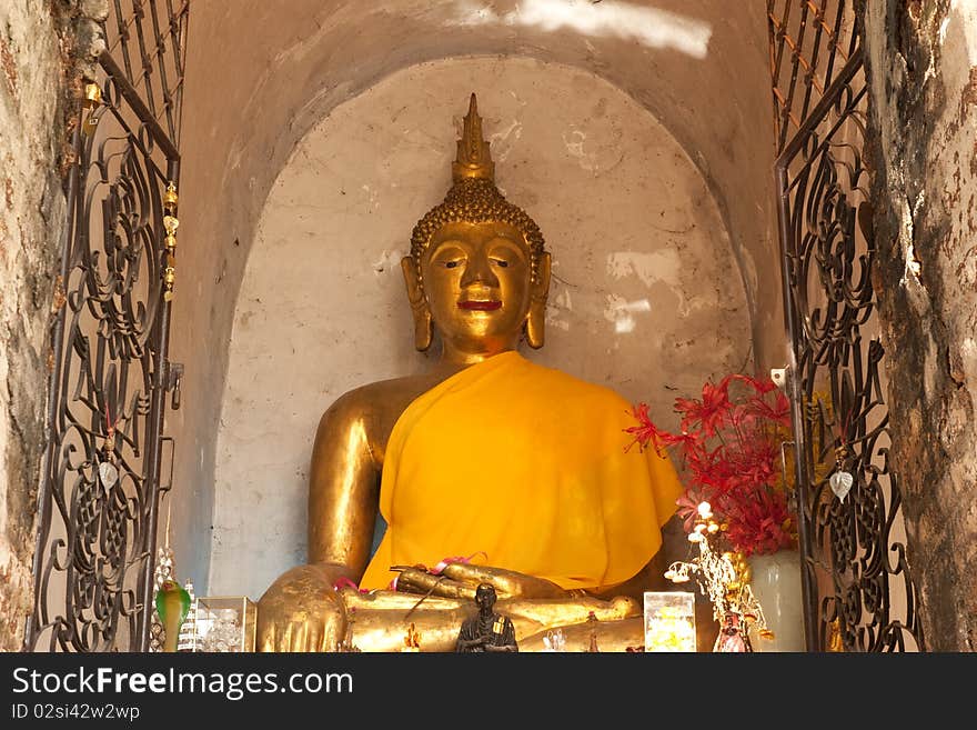 Budda statue in jeadyod temple chiangmai thailand