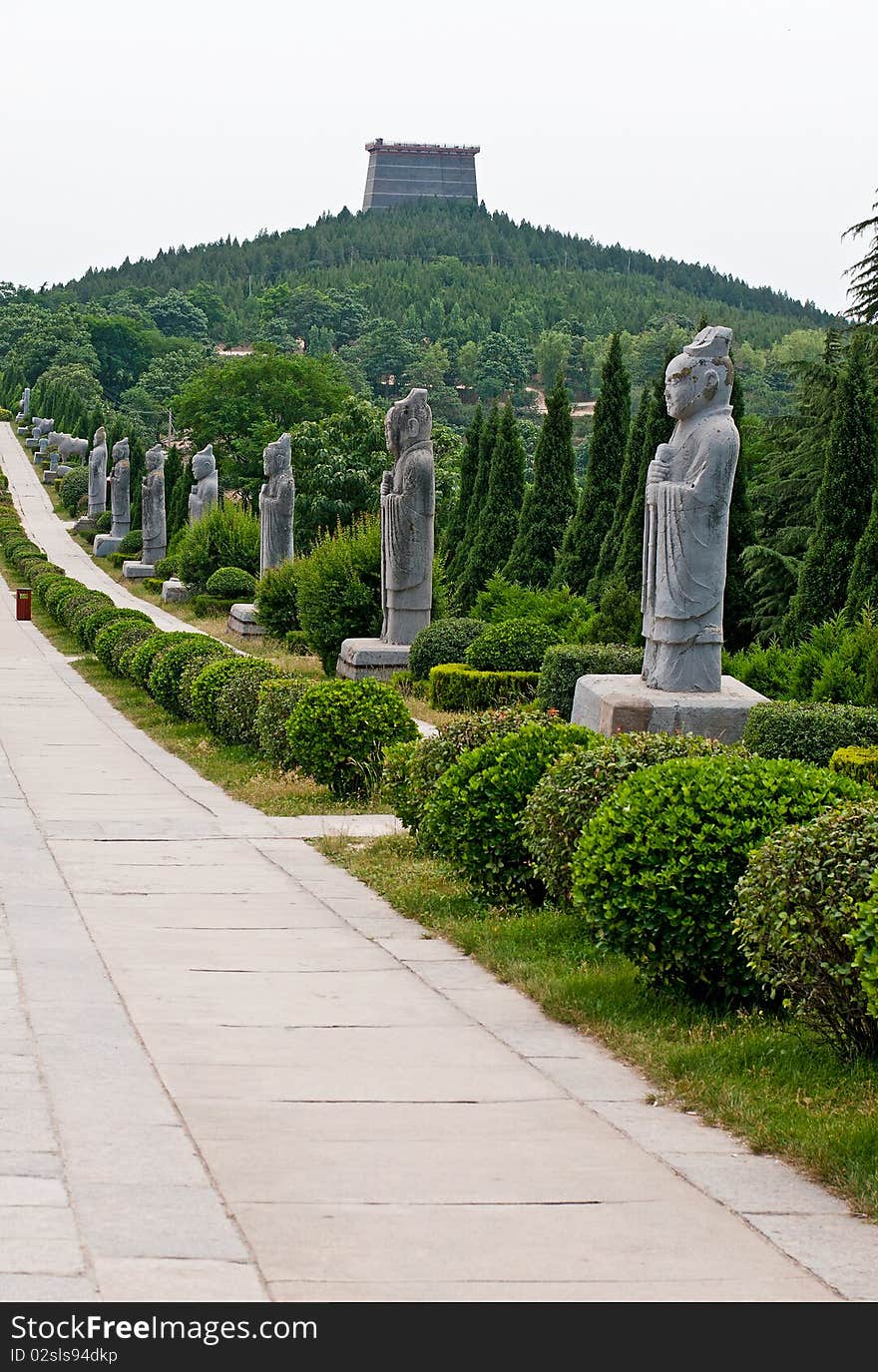 Empress Wu is the only female emperor in ancient China, her tomb is magnificent. Empress Wu is the only female emperor in ancient China, her tomb is magnificent.