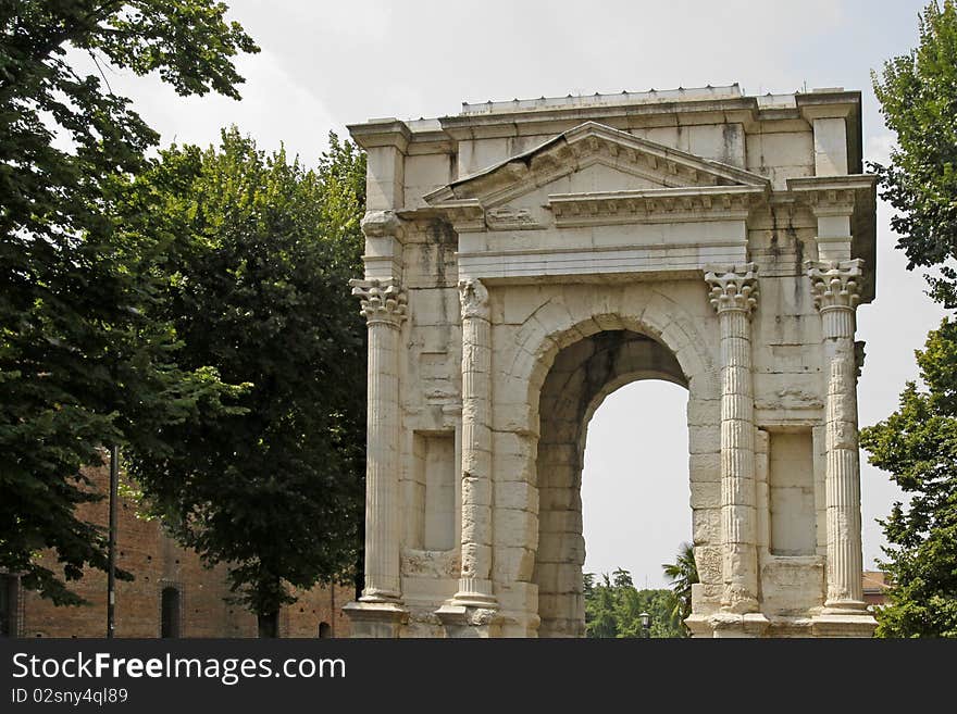 Verona, Arco dei Gavi, Roman building