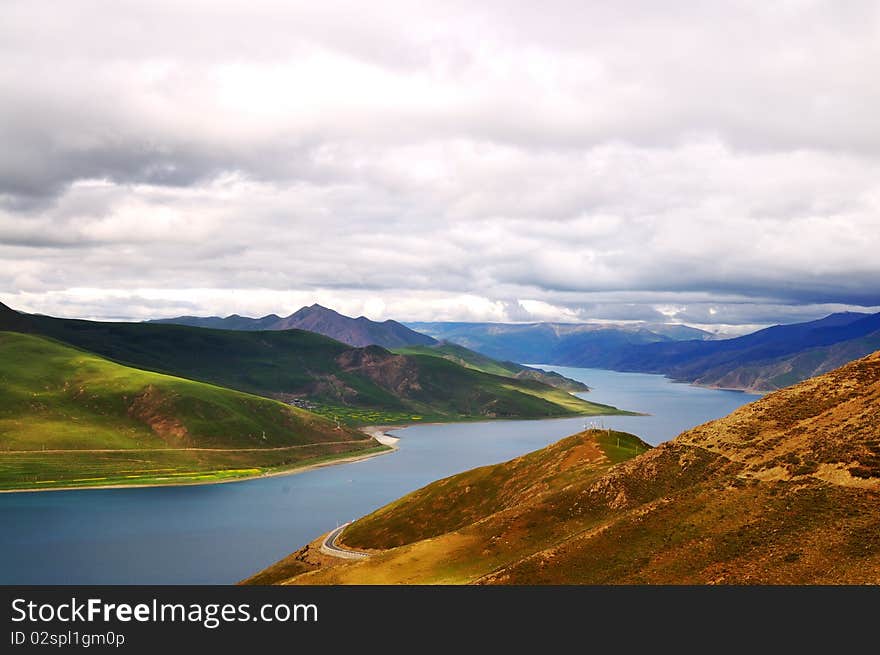 China's Tibet plateau lakes - Lake Yang Zhuo Yong. China's Tibet plateau lakes - Lake Yang Zhuo Yong.