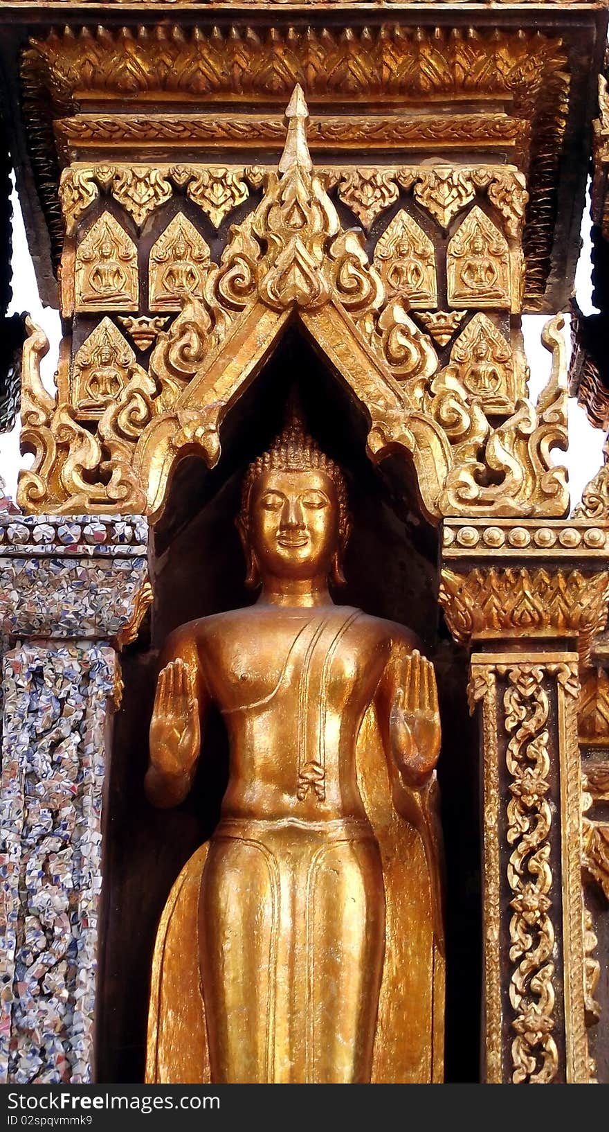 Golden buddha at main gate of the temple.Temple Klangna was located in Bangkok Thailand.