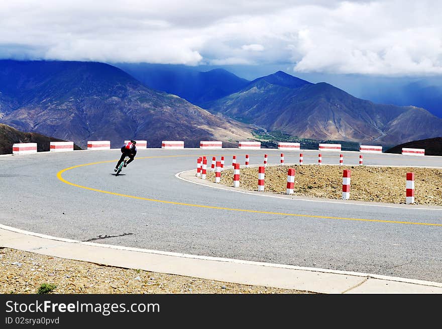 China's Tibet plateau on the road rider. China's Tibet plateau on the road rider.