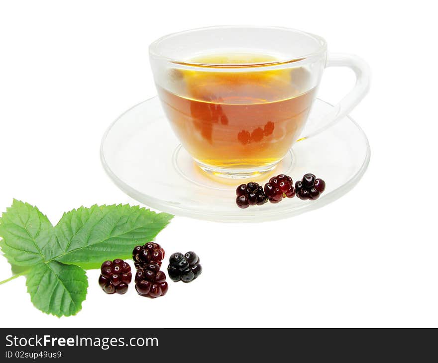 Fruit tea with blackberry extract