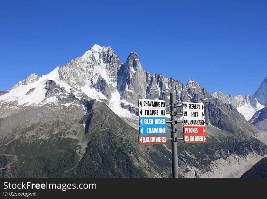 Mont-Blanc and sky blue and panels of indication