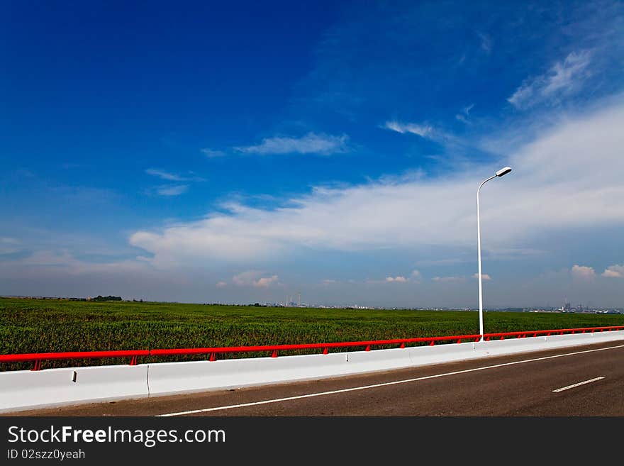 Highway looks a lot like stretching to the horizon. Highway looks a lot like stretching to the horizon.