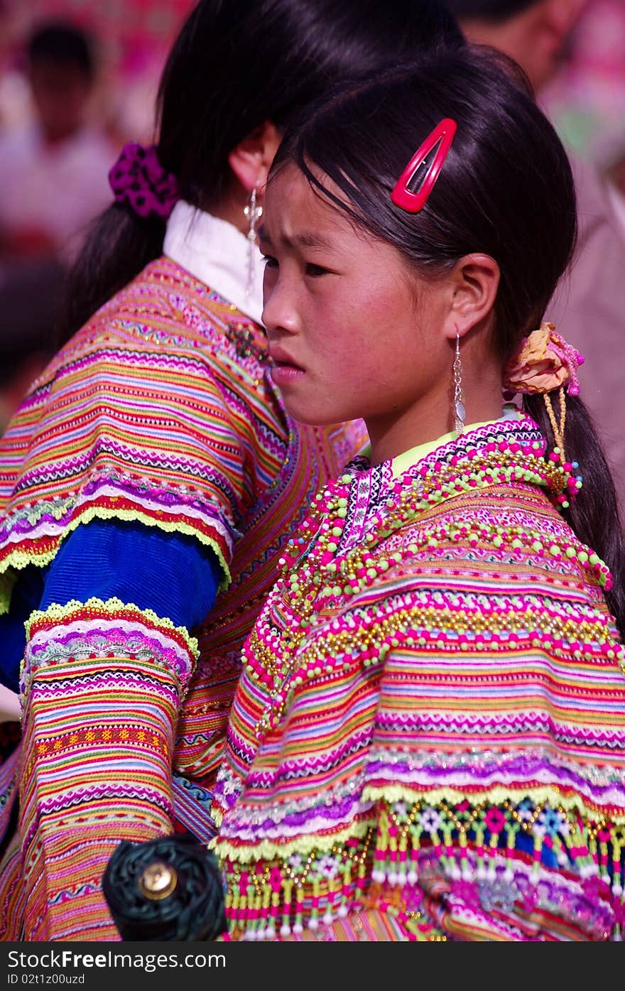 Girl Hmong flowered in market of Can Cau. The market is held weekly appointment for the young. Families were isolated in the mountains and their meeting place. Girl Hmong flowered in market of Can Cau. The market is held weekly appointment for the young. Families were isolated in the mountains and their meeting place.