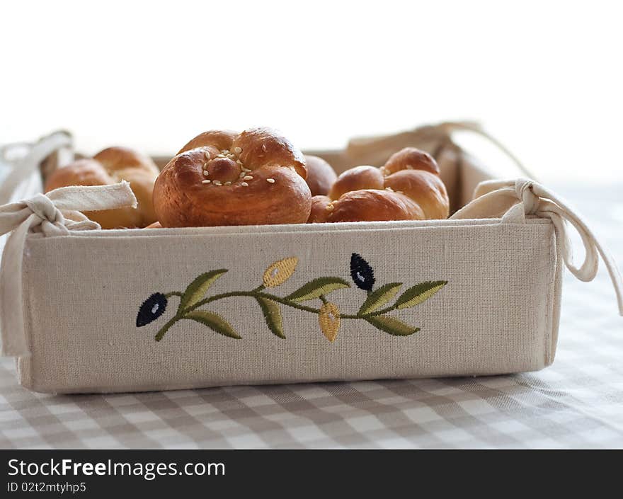 Tied or knotted rolls