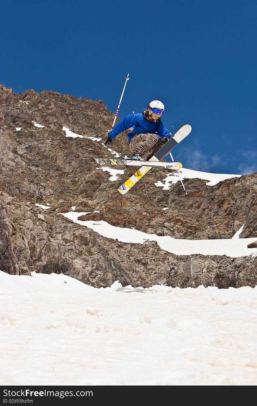 Freerider, jumping in a mountains