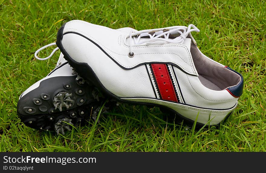 Golf shoes