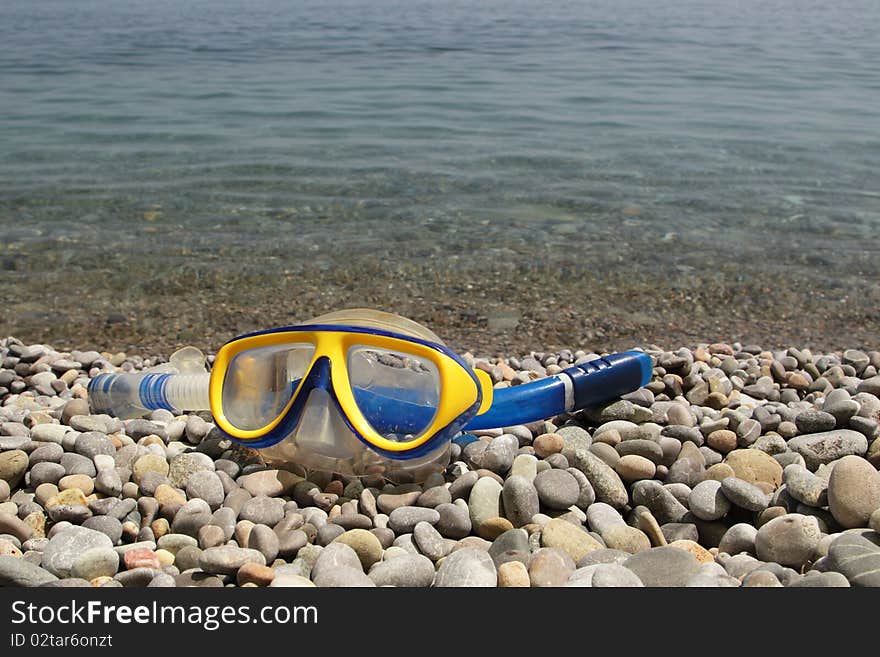 Tube and mask for diving at the beach.