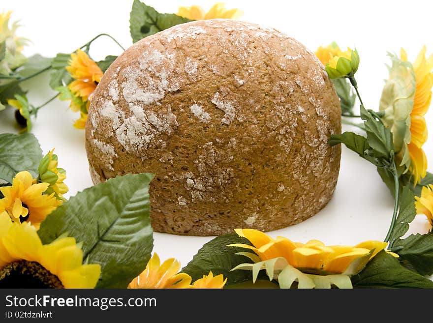 Round cut bread with sunflowers