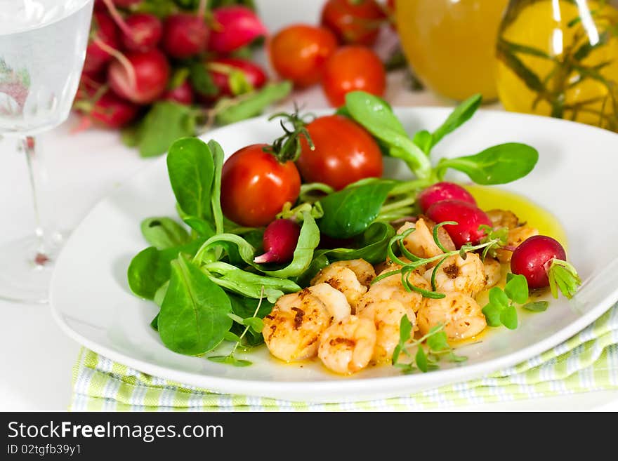 Gourmet,Roasted Prawns with Salad of Corn Salad,radish,Cherry Tomatoes