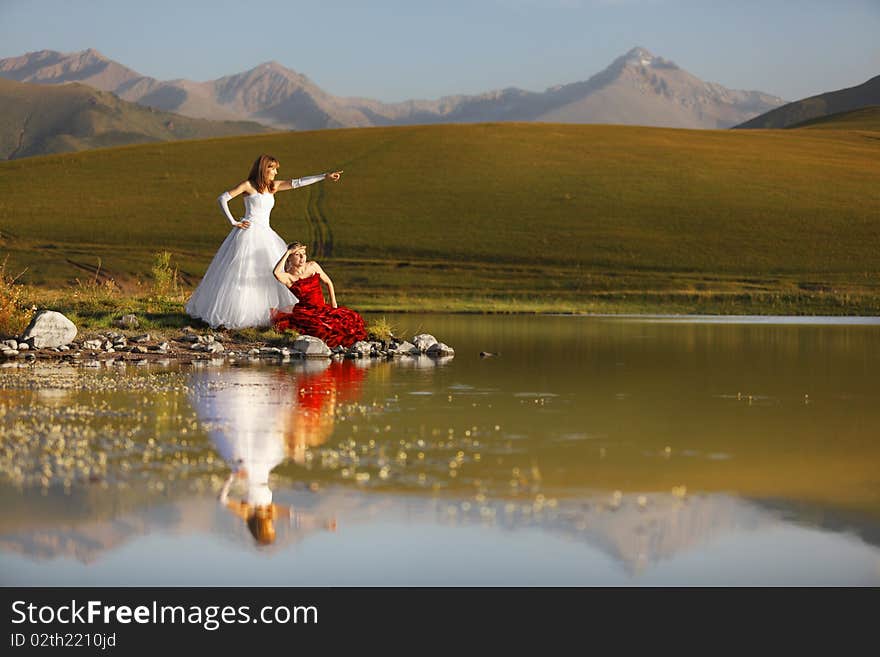 The girl on the bank of lake