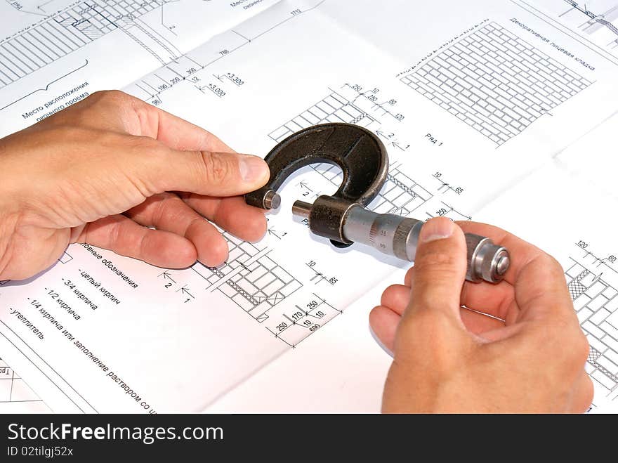 Mechanical operation details and control quality discharge production. Mechanical operation details and control quality discharge production