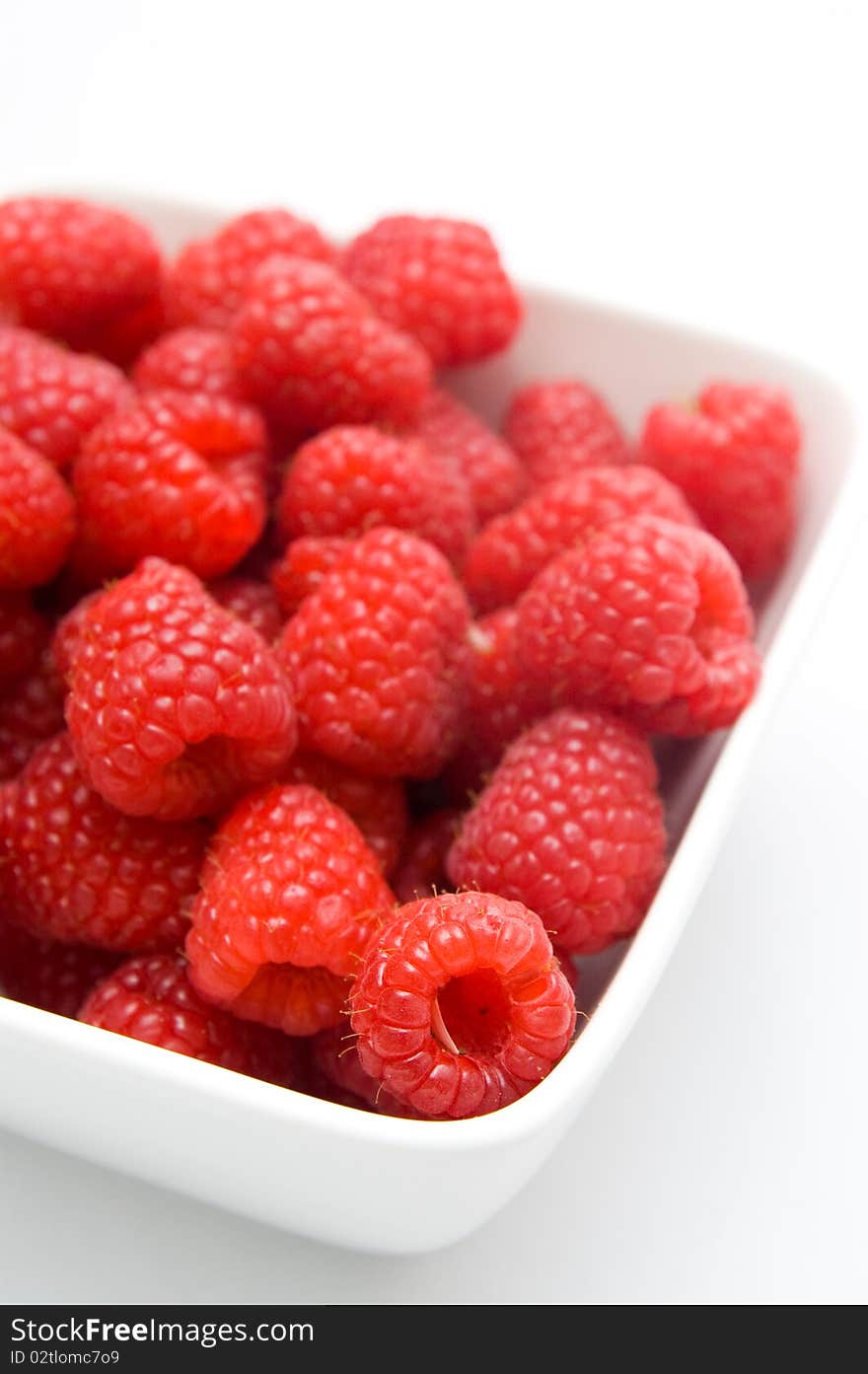 A bowl of raspberries