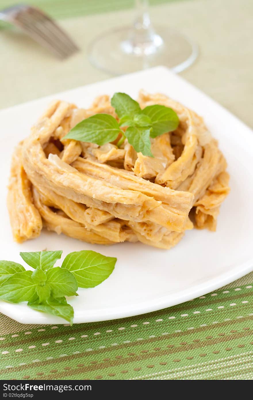 Soya bean stripes salad