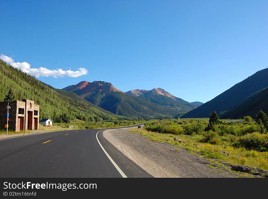 The mountain road from Ouray to Silvertown